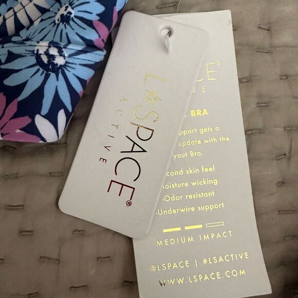 L*Space Sports Bra w/ cups (flattering AF) size Med NWT - Picture 7 of 14